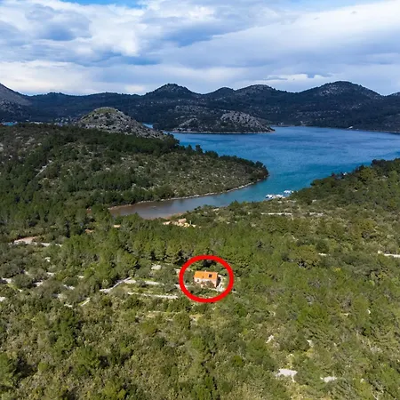 Secluded Fisherman's Cove Jaz - Telascica, Dugi Otok - 8143 *